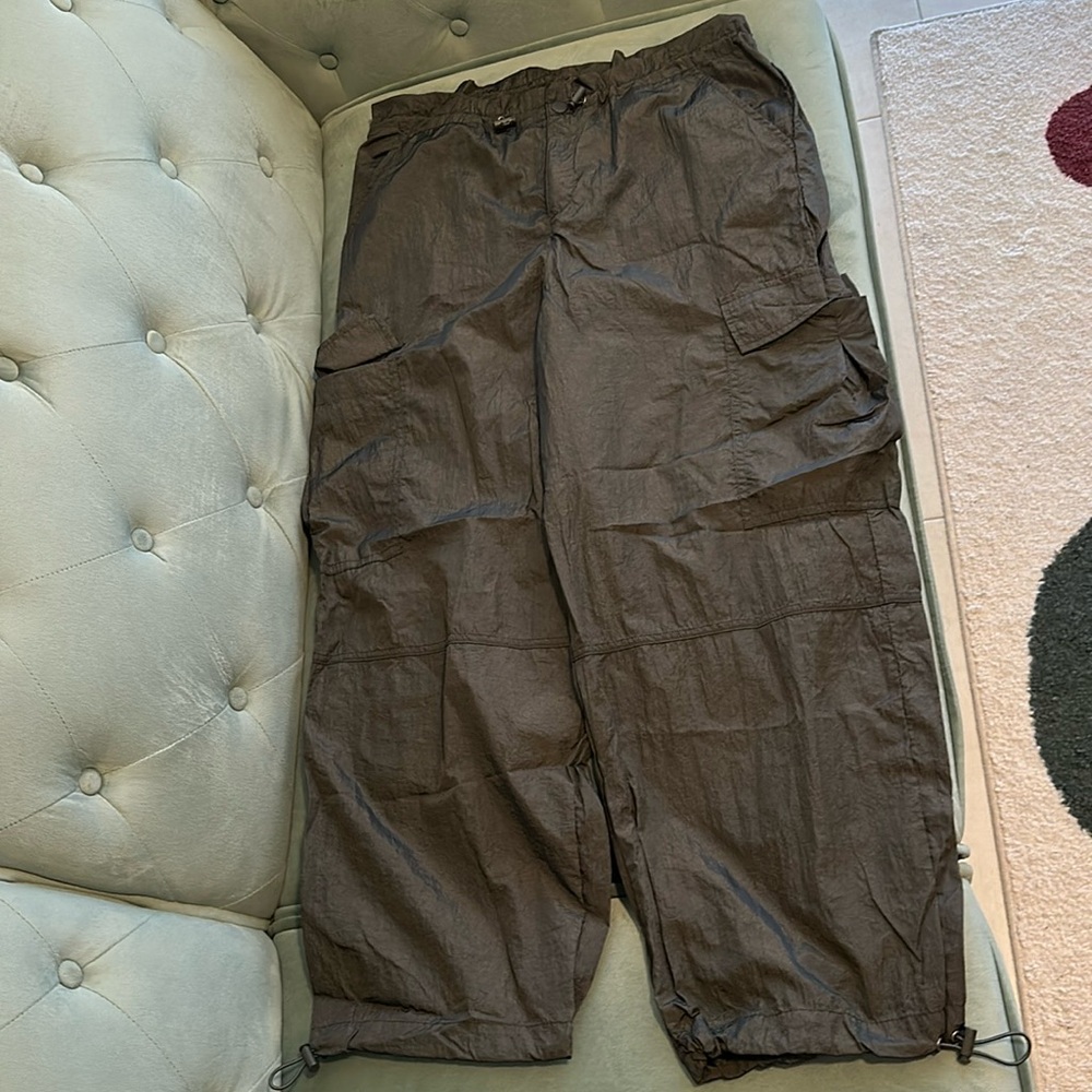 Future collective Alani Noelle parachute pants size xtra small